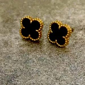 Van Cleef Arpels 18 carat Gold & Onyx